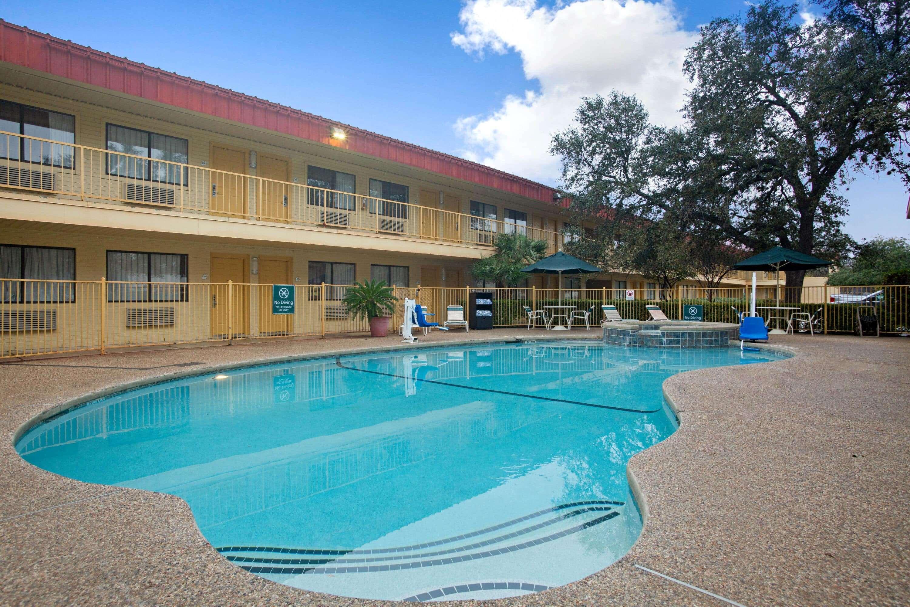 La Quinta Inn By Wyndham Сан Маркос Экстерьер фото